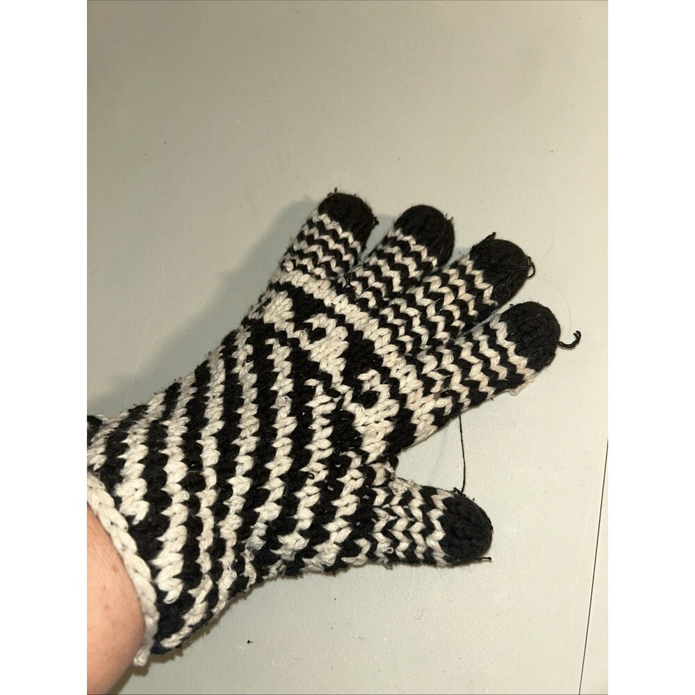 Handmade Black & White One Size Crochet Gloves